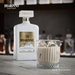 Velvet Godfather combines the classic Disaronno taste with the sensorial complexity of blended Irish whiskey. The experience is enhanced by the silky-smoothness of Disaronno Velvet