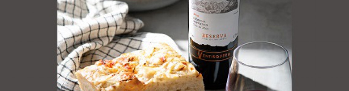 Quickly grab a bottle of Ventisquero Reserva Cab wine and fully enjoy the fine brew made from 100% sustainably grown grapes from premier vineyards....
